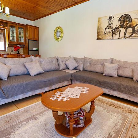 Villa Kevin 베라트 외부 사진